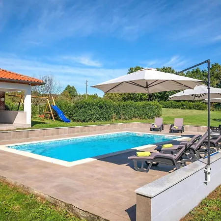 Lovely In Prodol With Swimming Pool Hébergement de vacances *