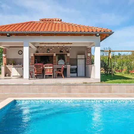 Lovely In Prodol With Swimming Pool Hébergement de vacances Manjadvorci